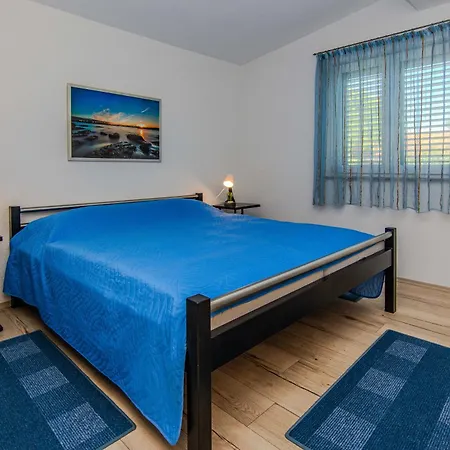 Sanja Apartment Vir