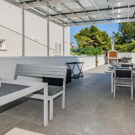 Sanja Apartament *