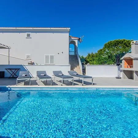 Apartament Sanja Vir